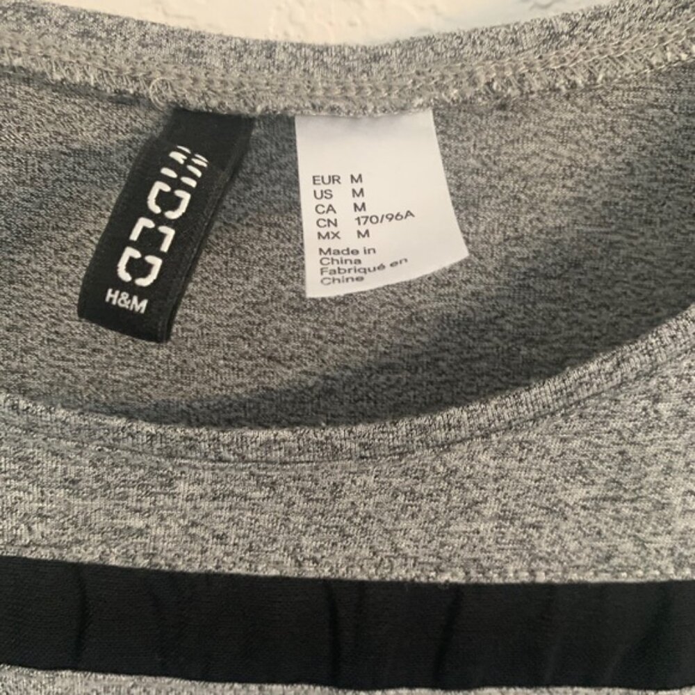 H&M Grey Tee - Picture 4 of 4